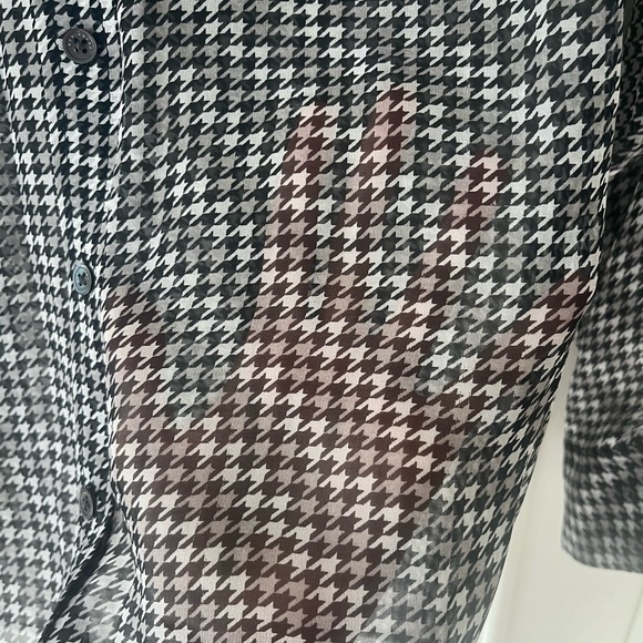 Equipment Femme Silk Sheer Houndstooth Button Up Blouse - Picture 2 of 5